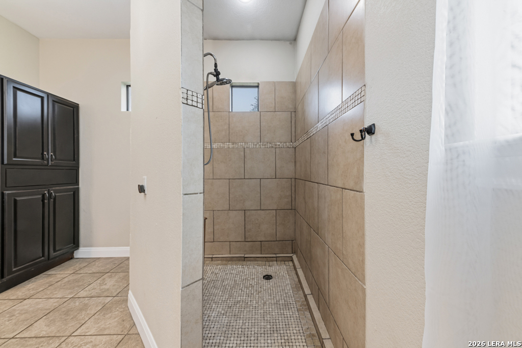 951 Private Road 3702