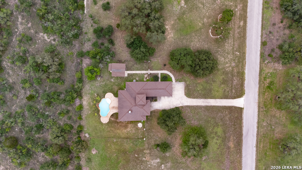 951 Private Road 3702