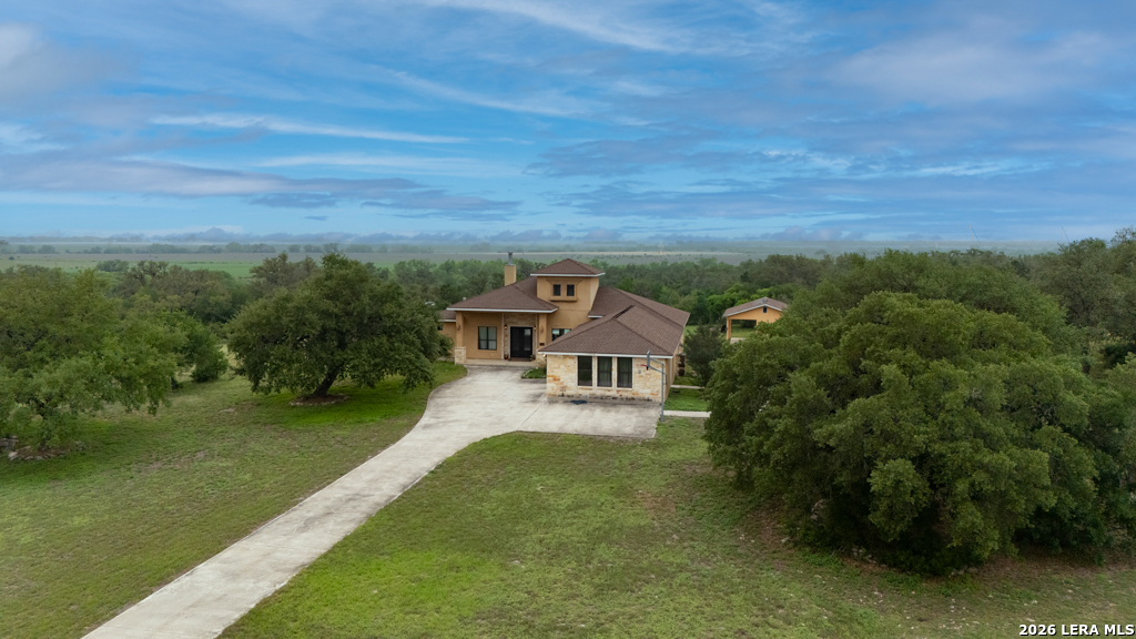 951 Private Road 3702