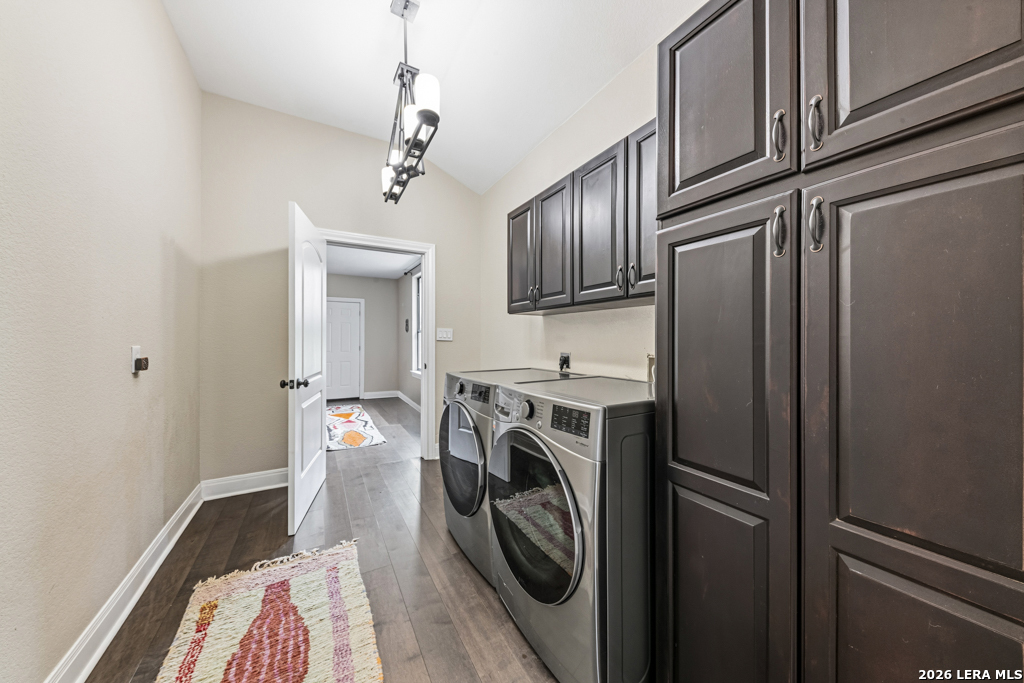 951 Private Road 3702