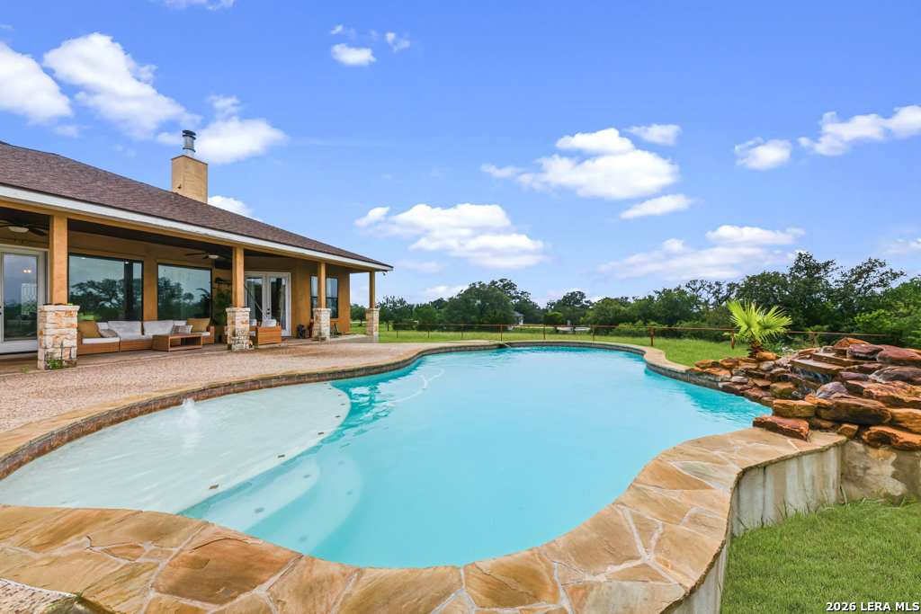 951 Private Road 3702