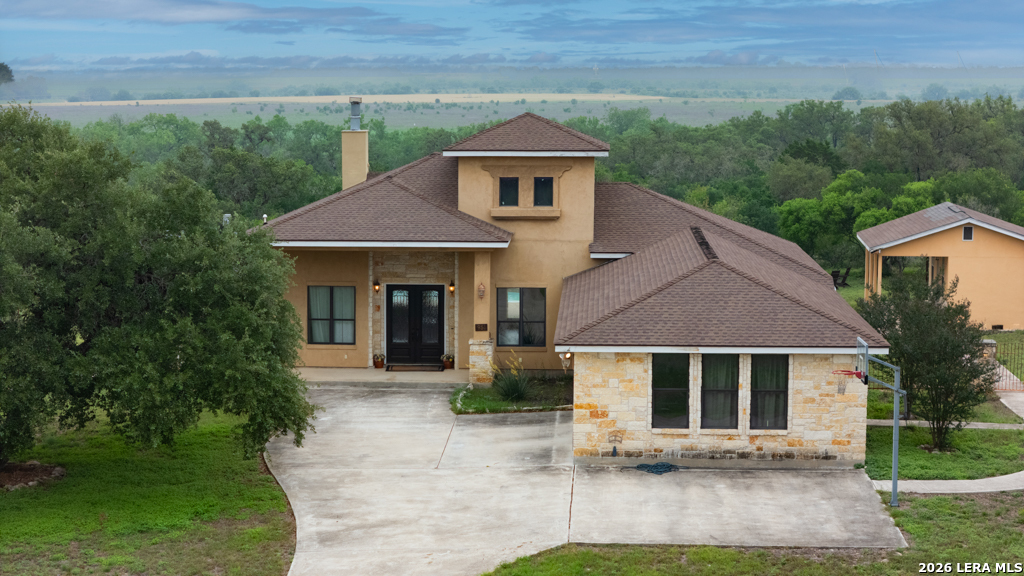 951 Private Road 3702