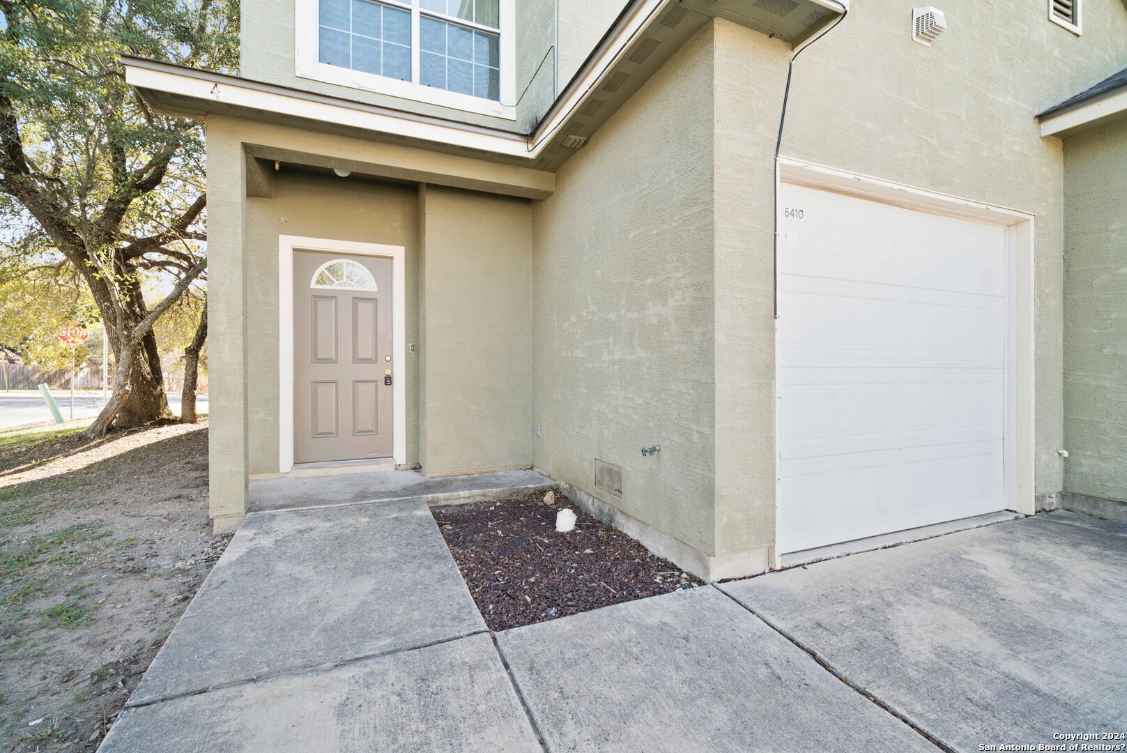 6410 Summit Oak 4