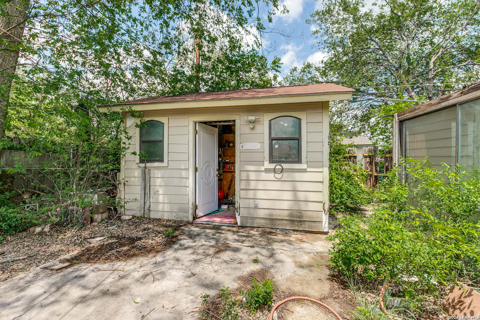 215 W ACADEMY ST