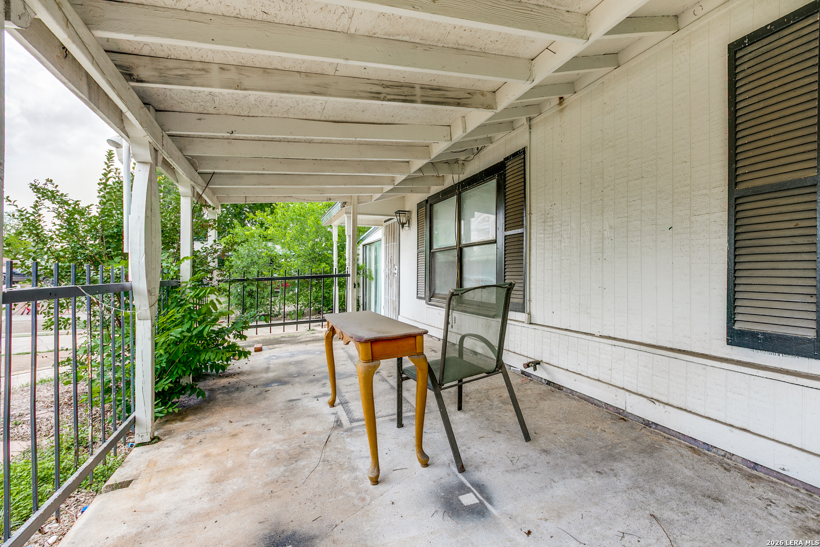 215 W ACADEMY ST
