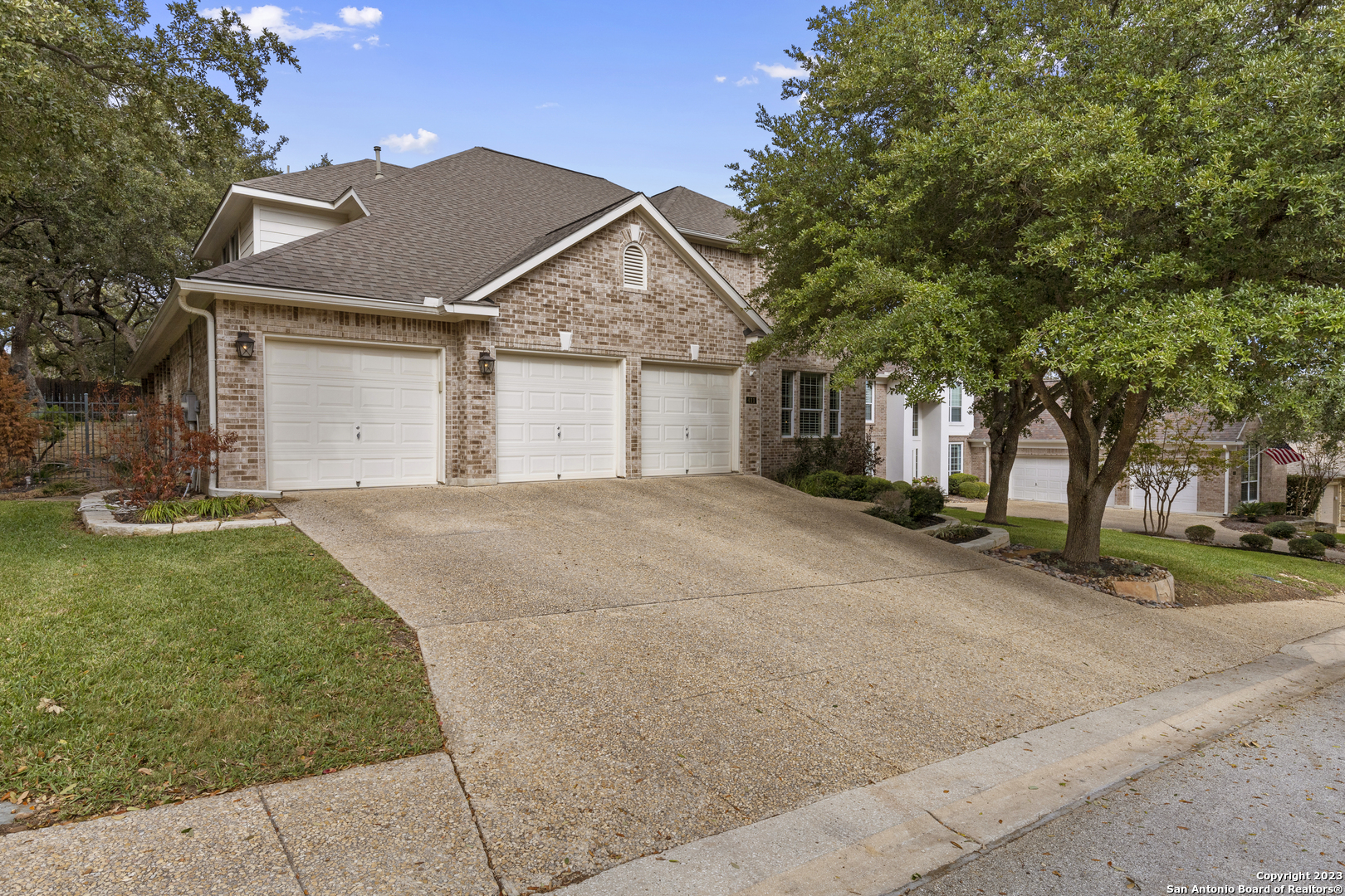 411 Cadence Hill