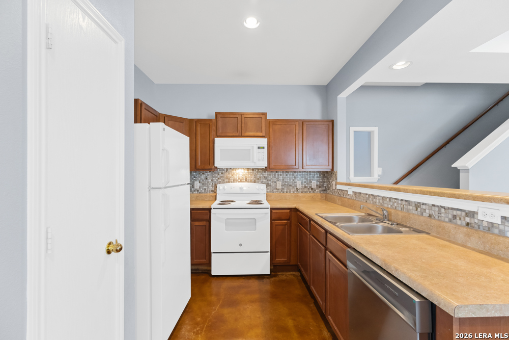 5002 Summit Wood