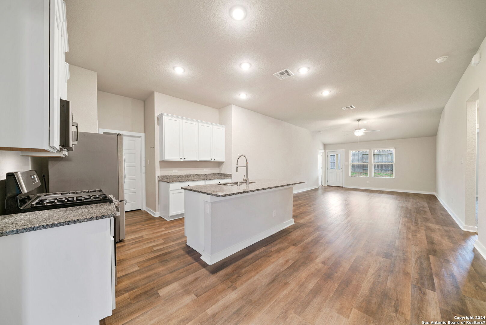 6106 RIO PIEDRA DR