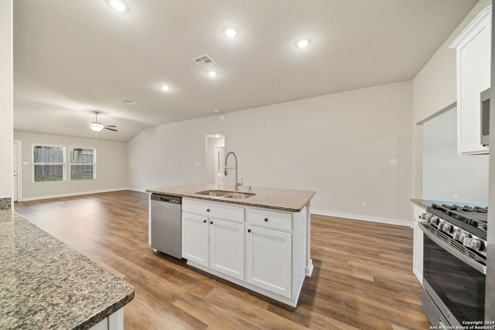 6106 RIO PIEDRA DR