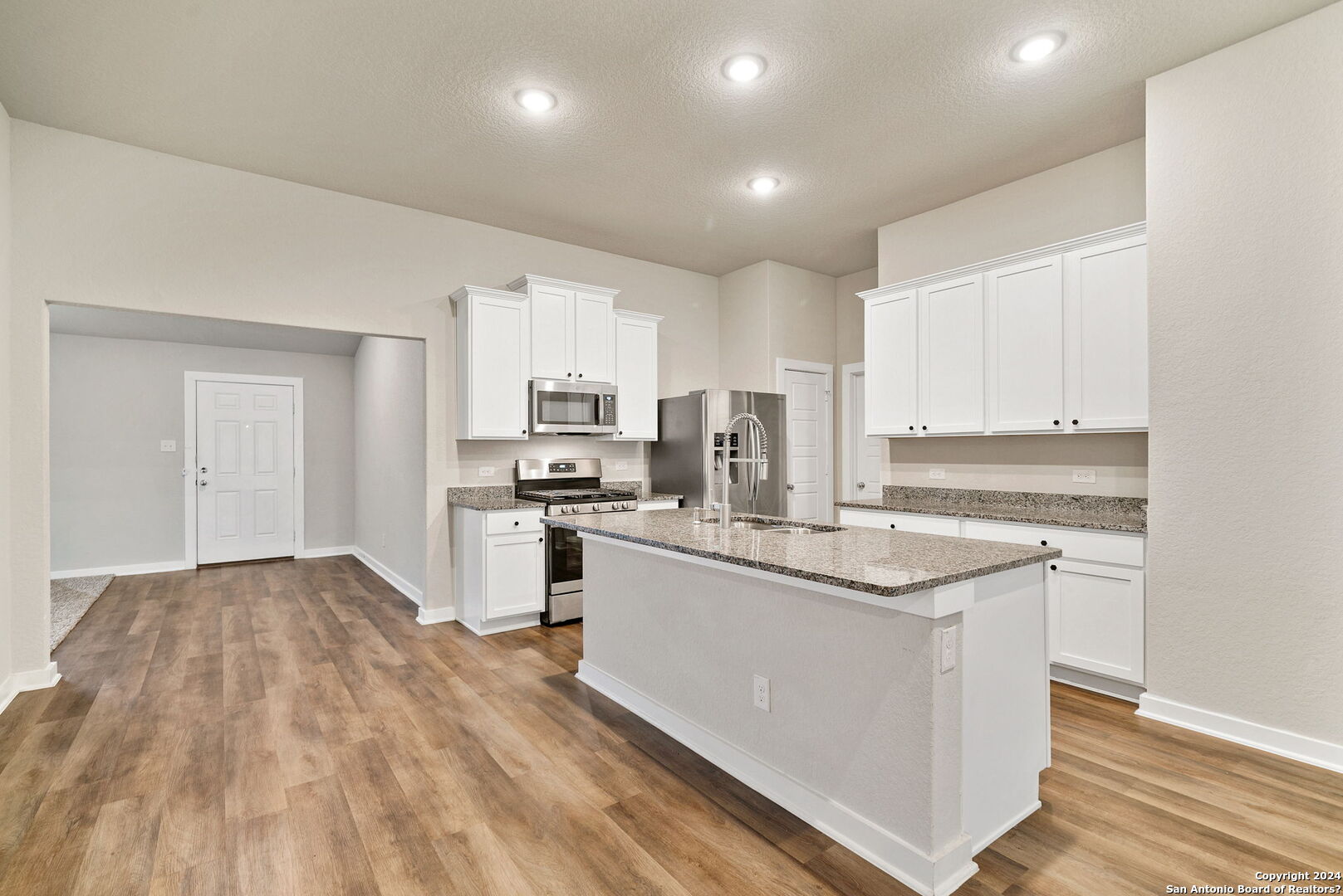 6106 RIO PIEDRA DR
