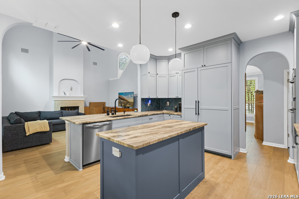 1318 Barton Crk