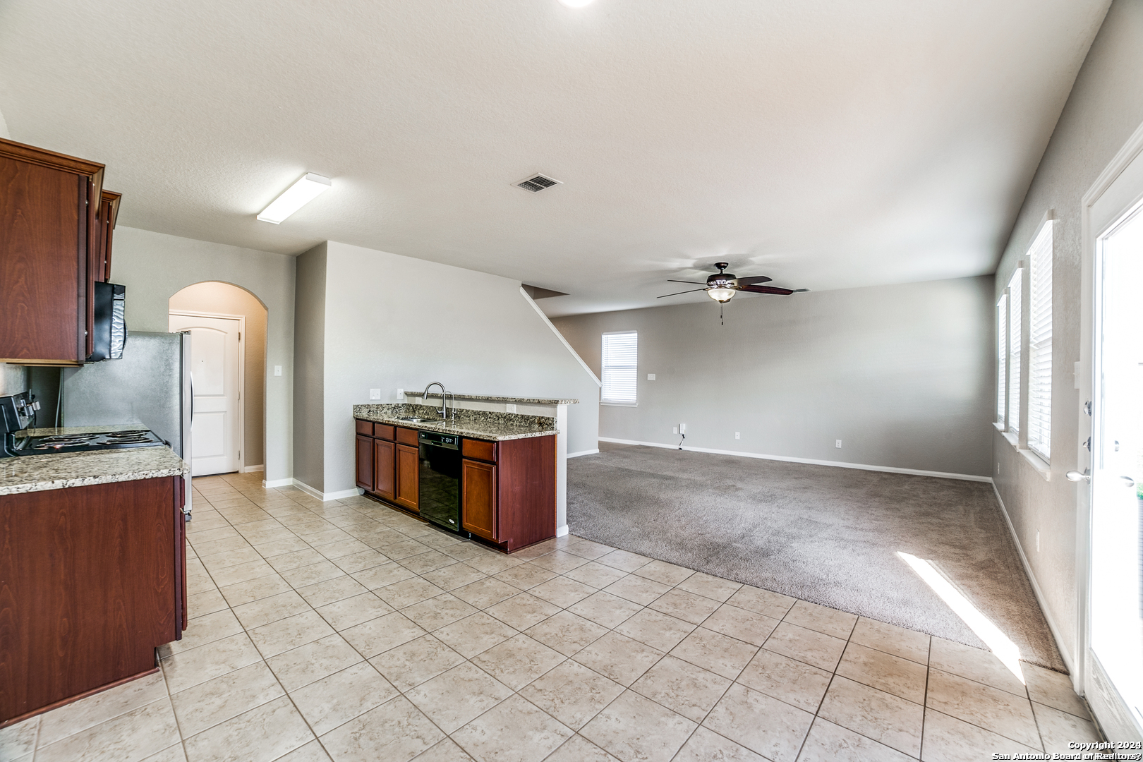 12227 STRATSBURG