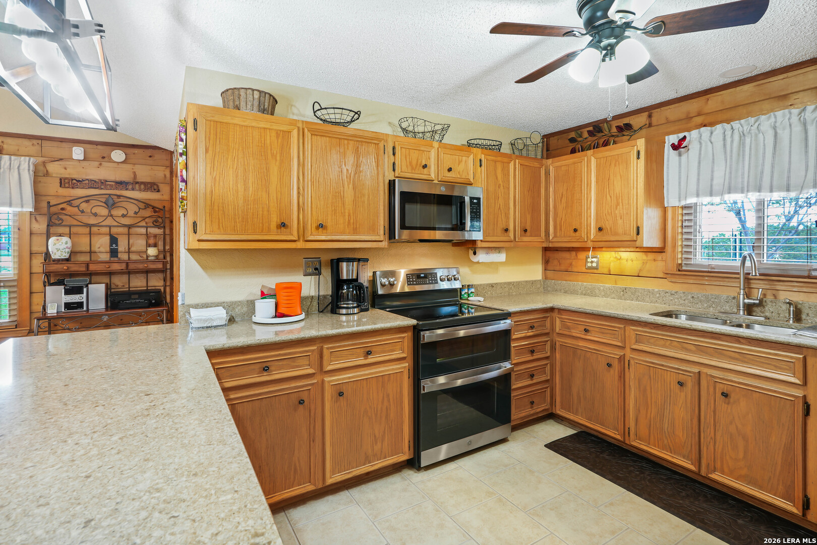 715 Old Orchard