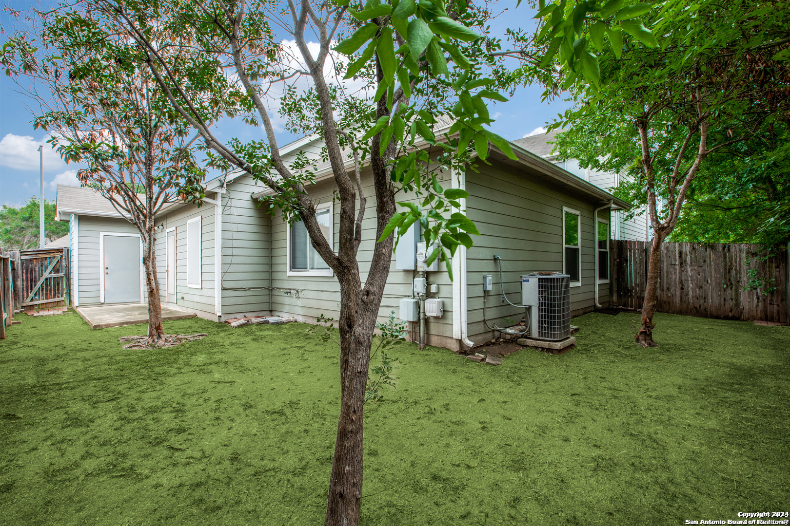 2735 CROWN HOLW