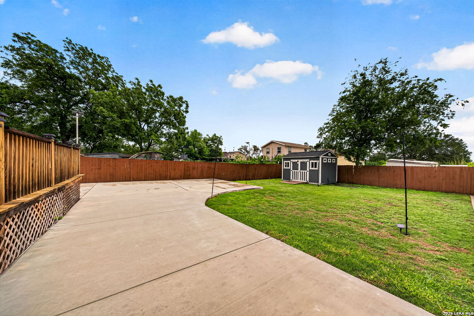 1910 W CRAIG PL