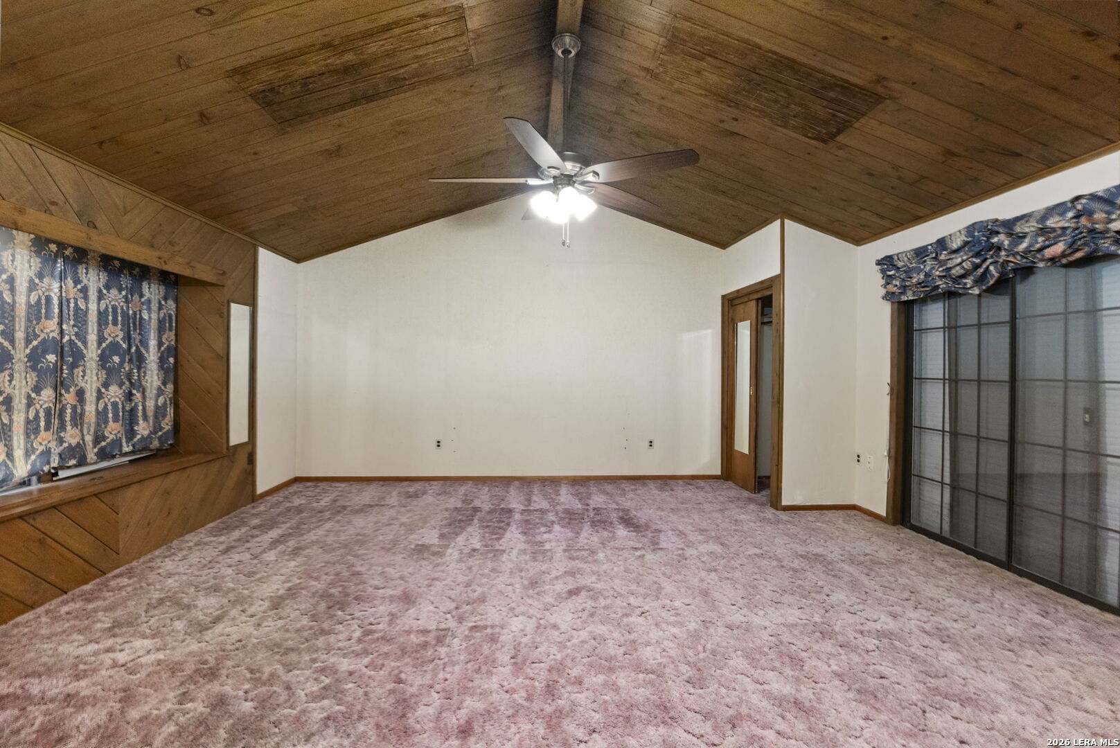 9526 Gold Hill