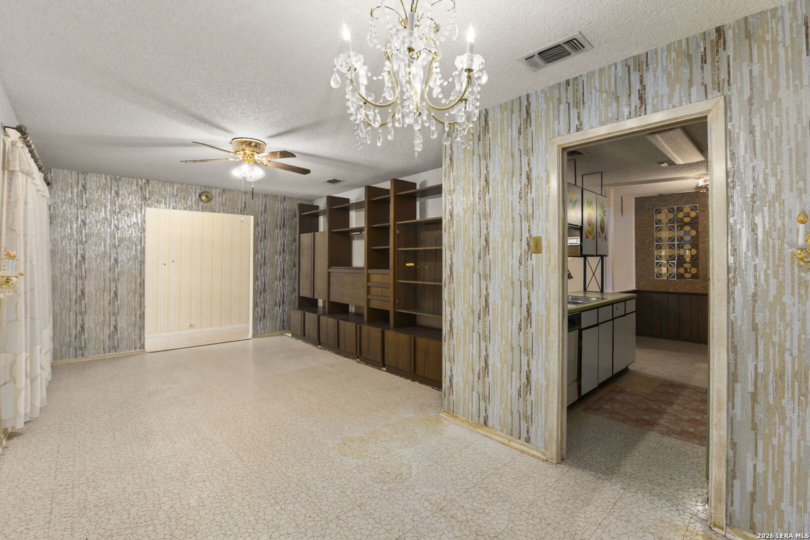 9526 Gold Hill
