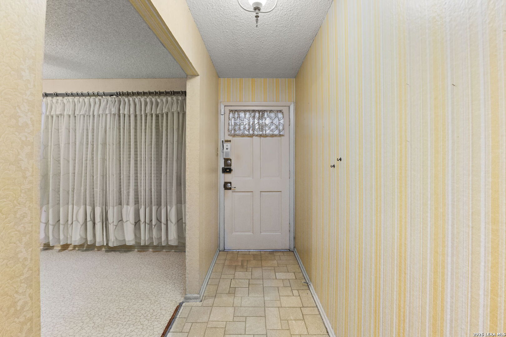 9526 Gold Hill