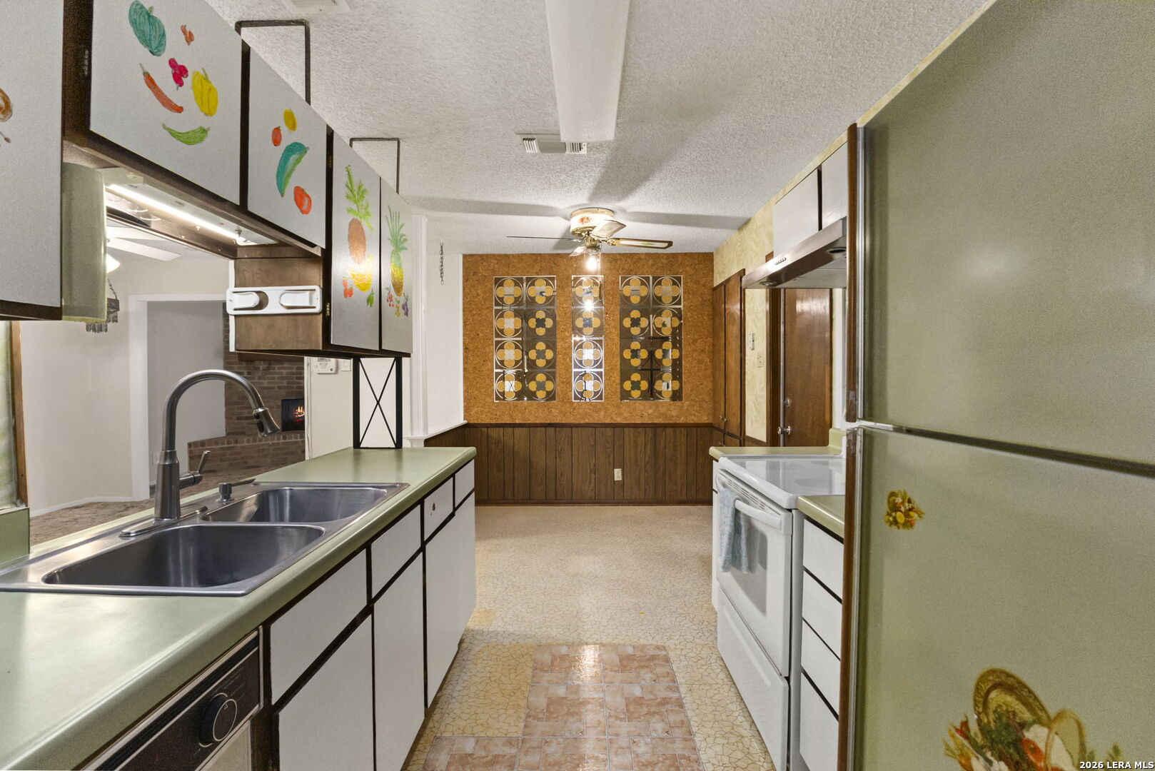 9526 Gold Hill