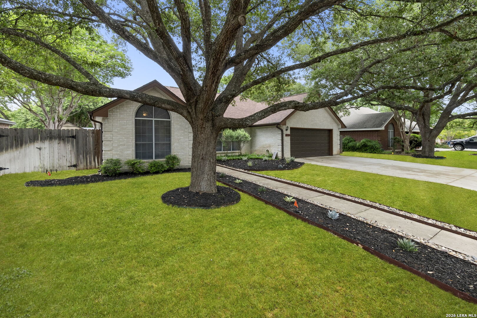 920 Queens Dr