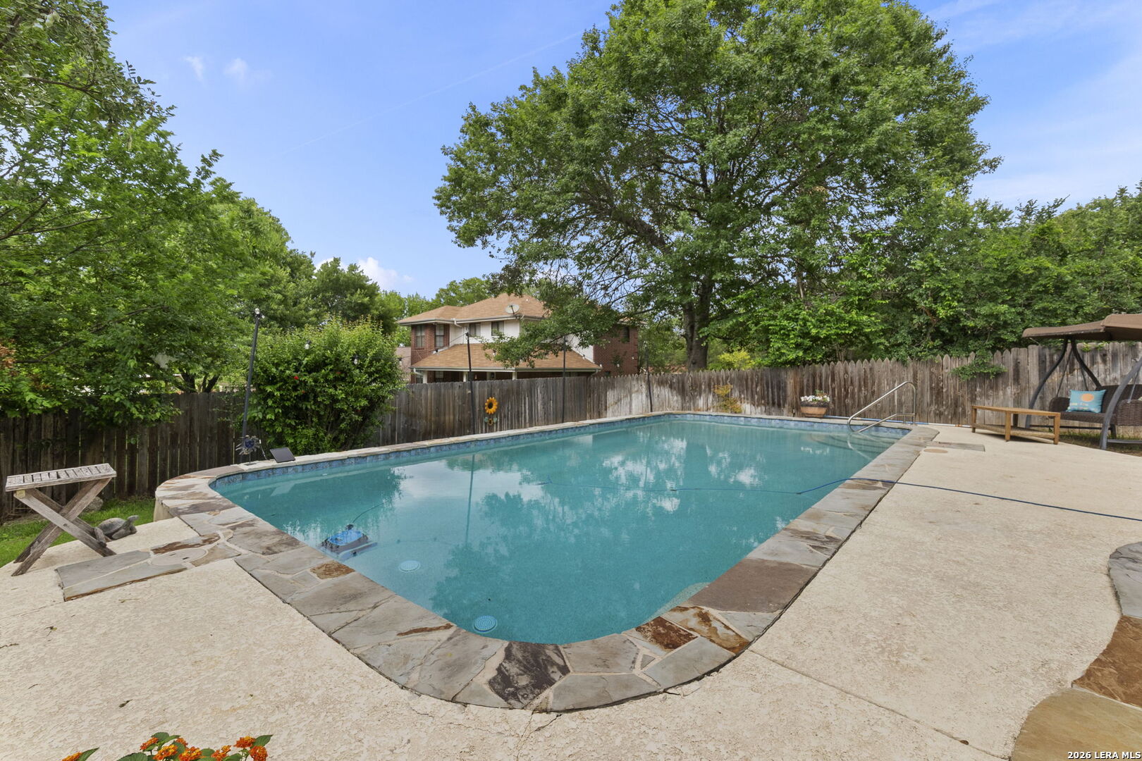 920 Queens Dr