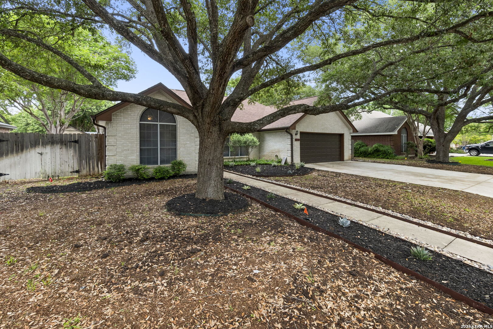 920 Queens Dr
