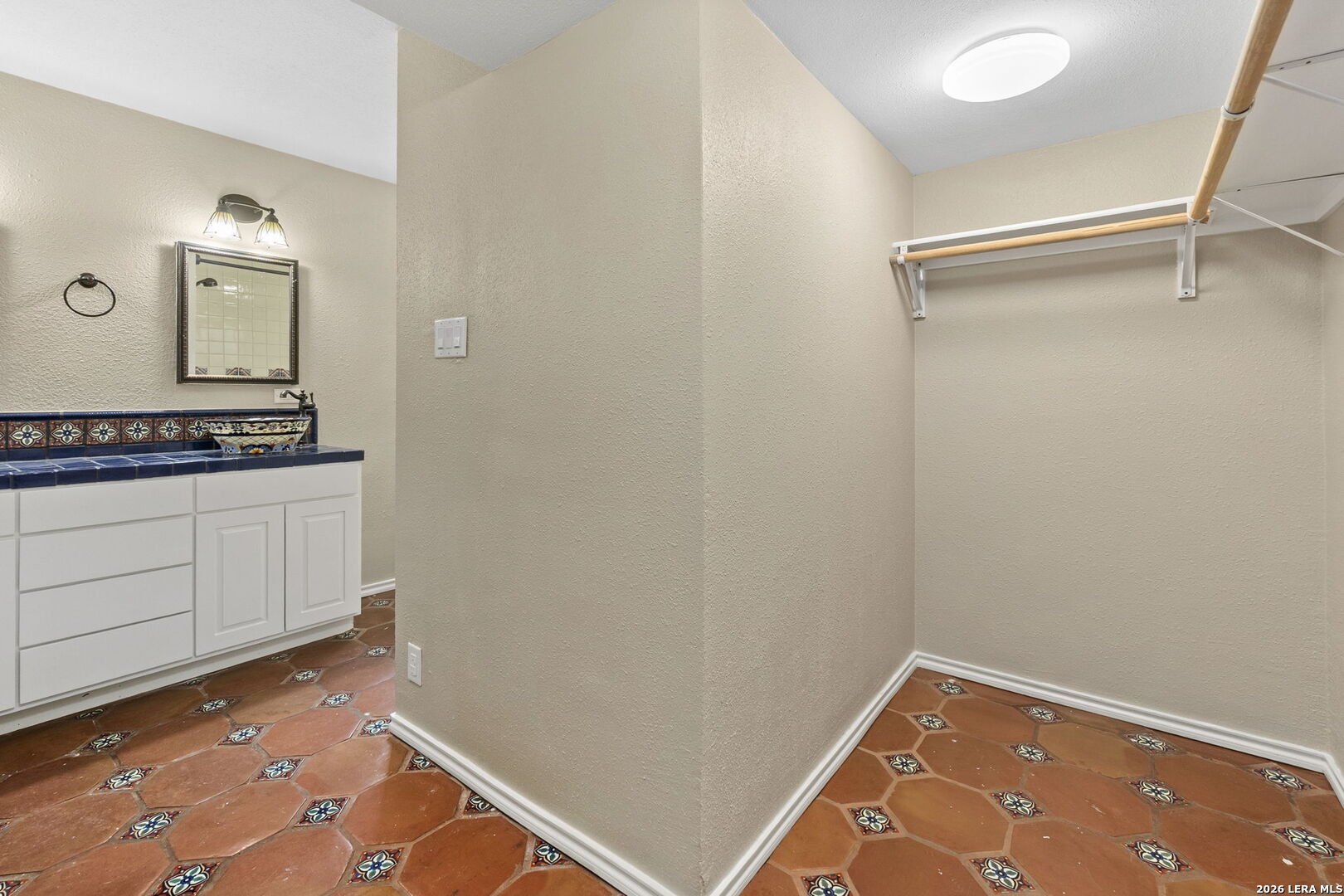 2807 BURNT OAK ST