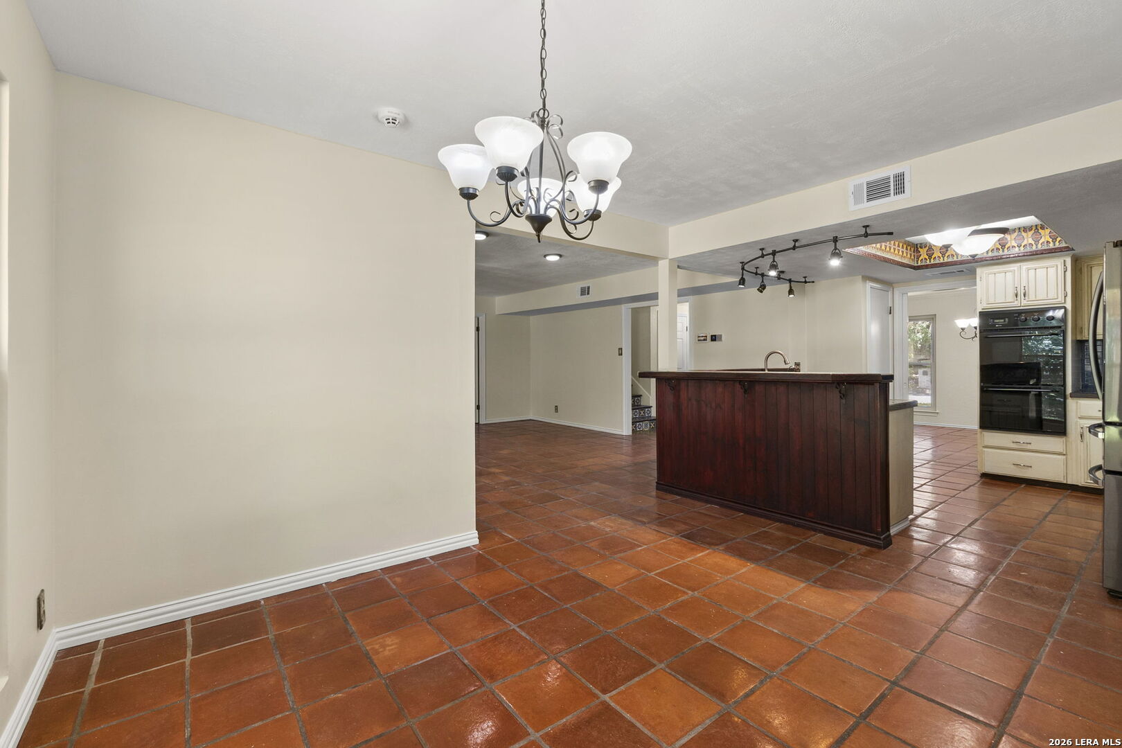 2807 BURNT OAK ST
