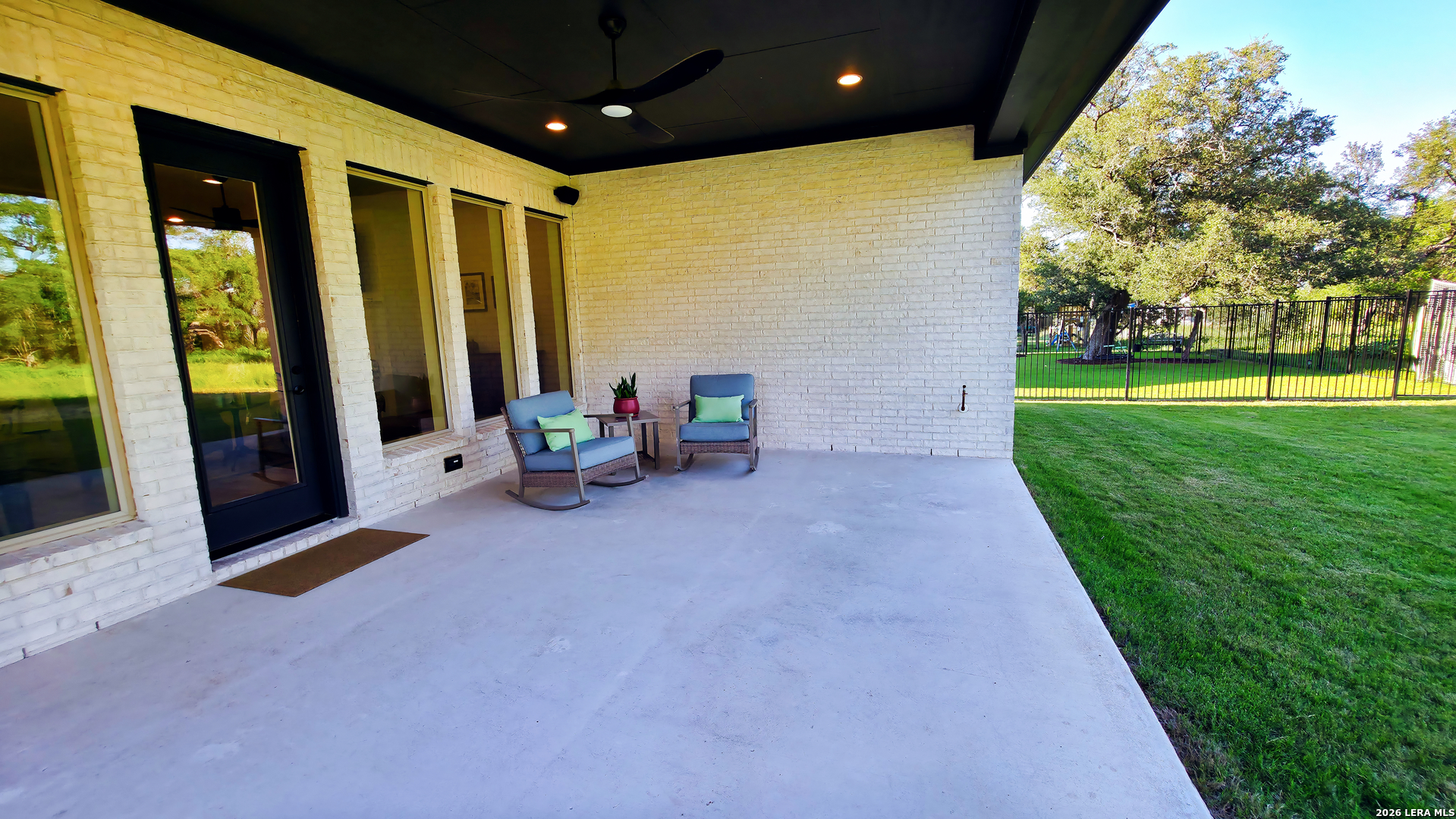 667 ALTA CIR