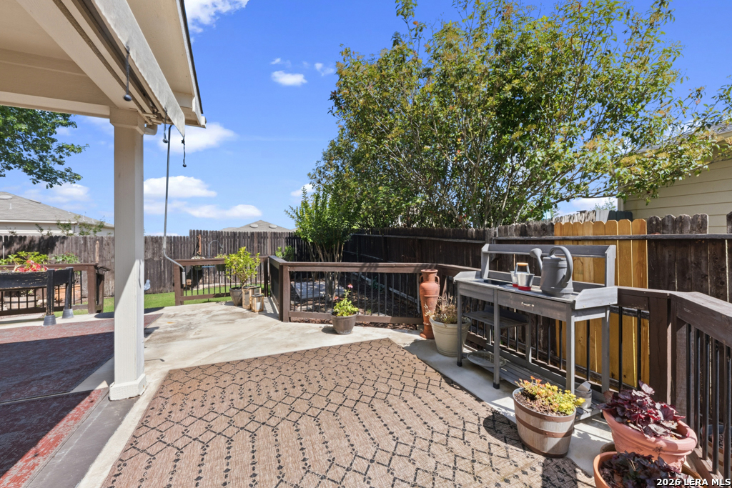 5532 Columbia Dr
