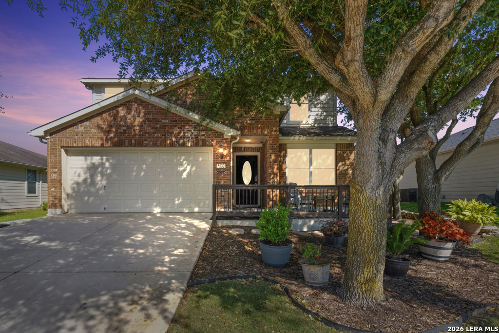 5532 Columbia Dr