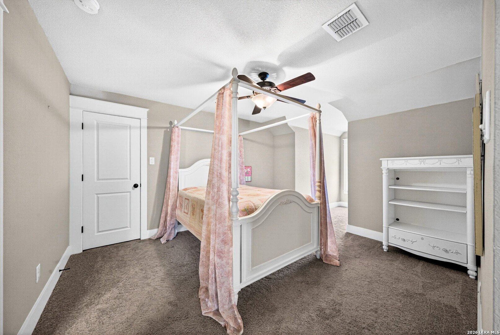 255 Retama Pl