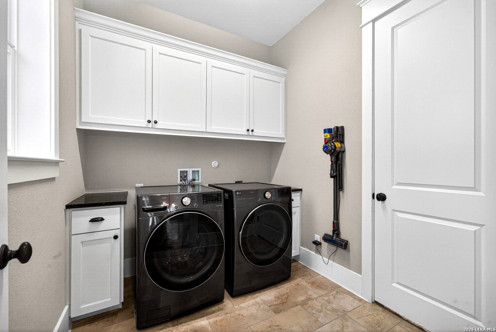 255 Retama Pl