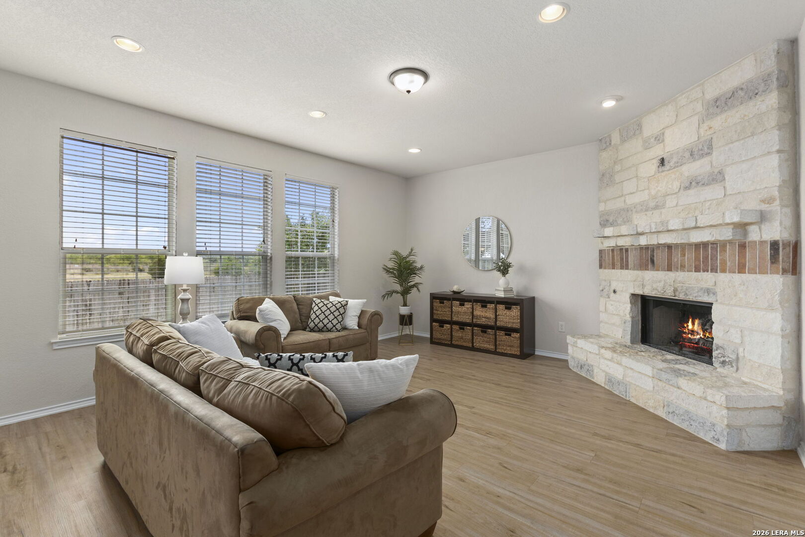 228 Winding Riv