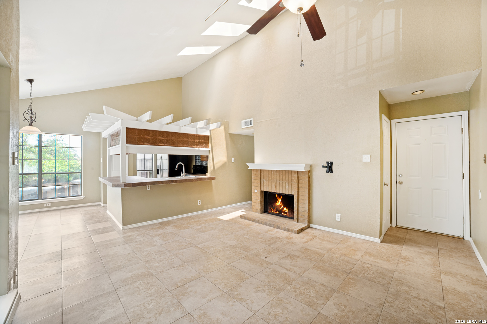 8633 Datapoint Dr 204