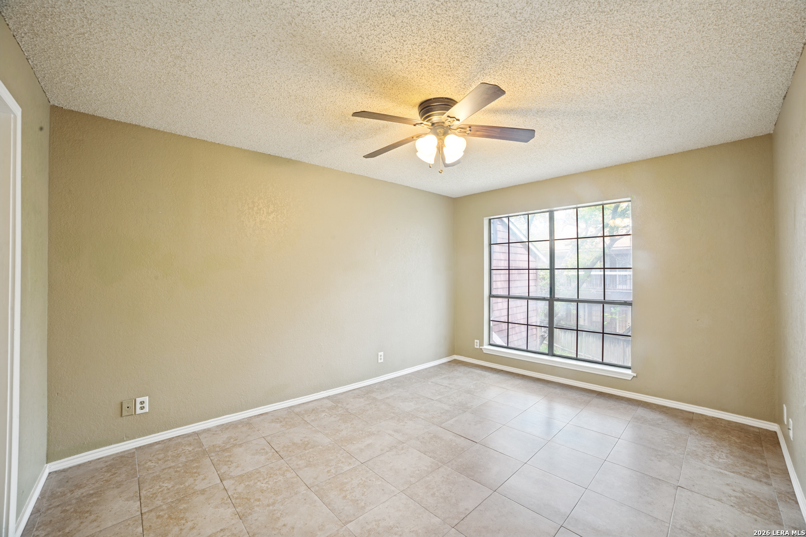 8633 Datapoint Dr 204