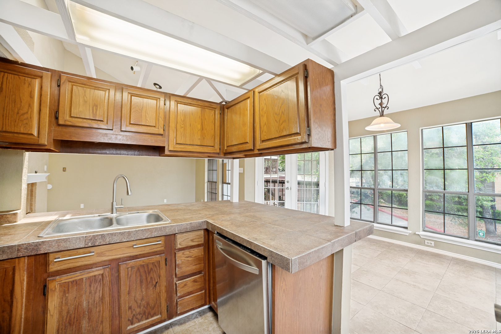8633 Datapoint Dr 204