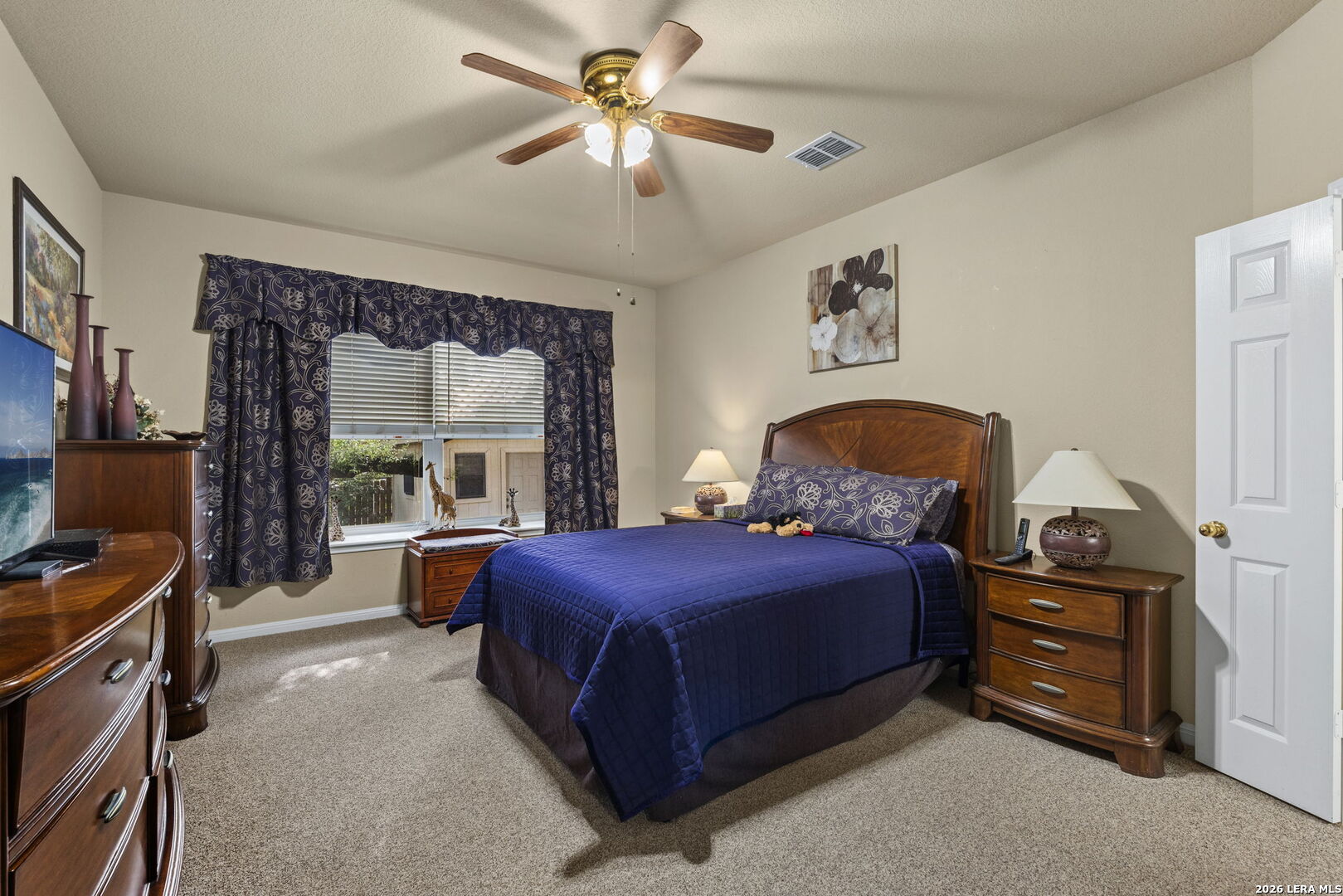 3318 DOVETREE LN