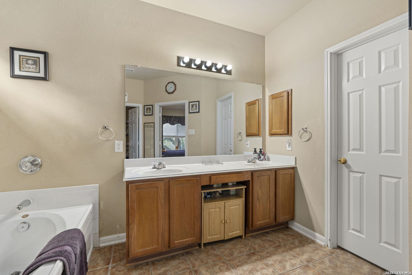 3318 DOVETREE LN