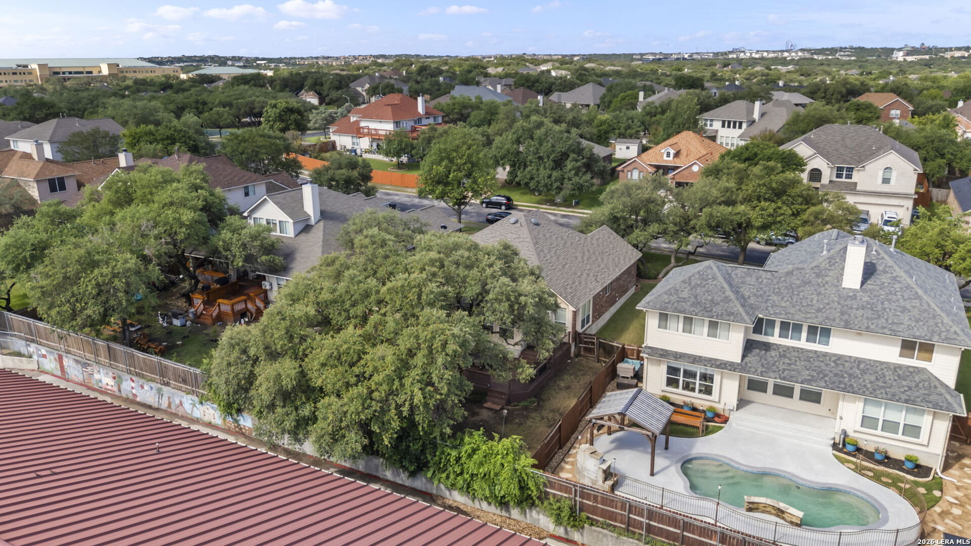 3318 DOVETREE LN