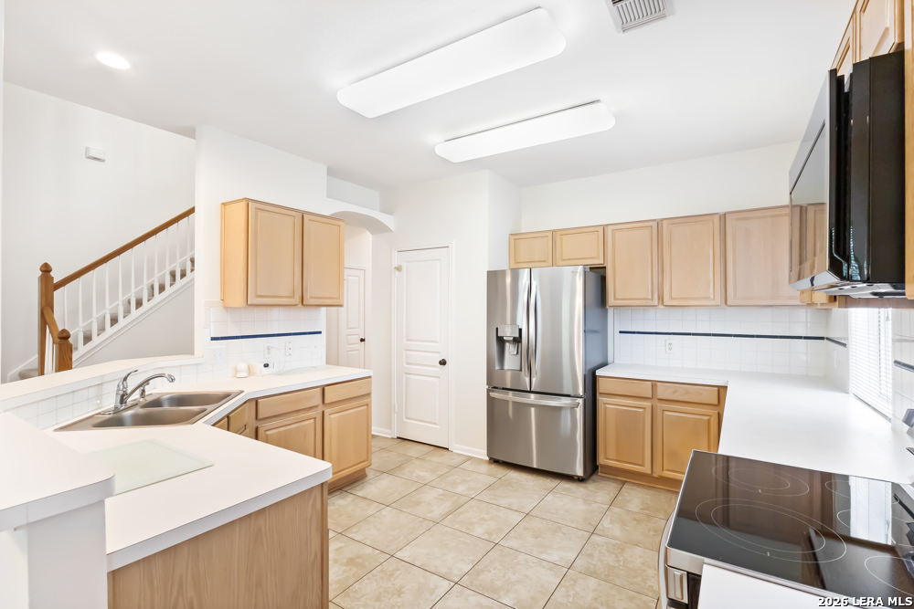 8618 Drayton Heights