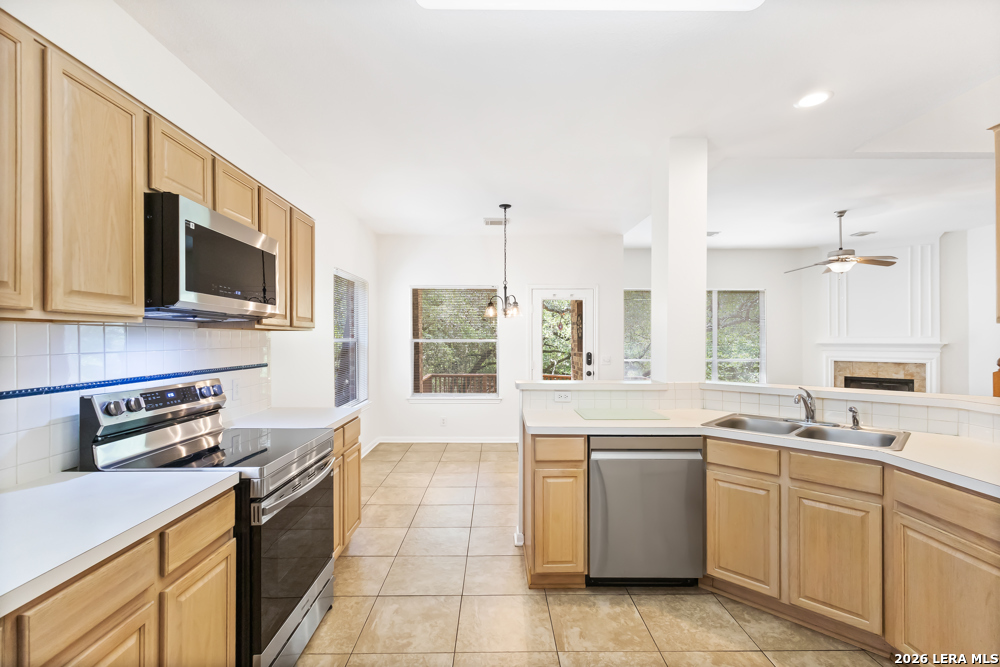 8618 Drayton Heights