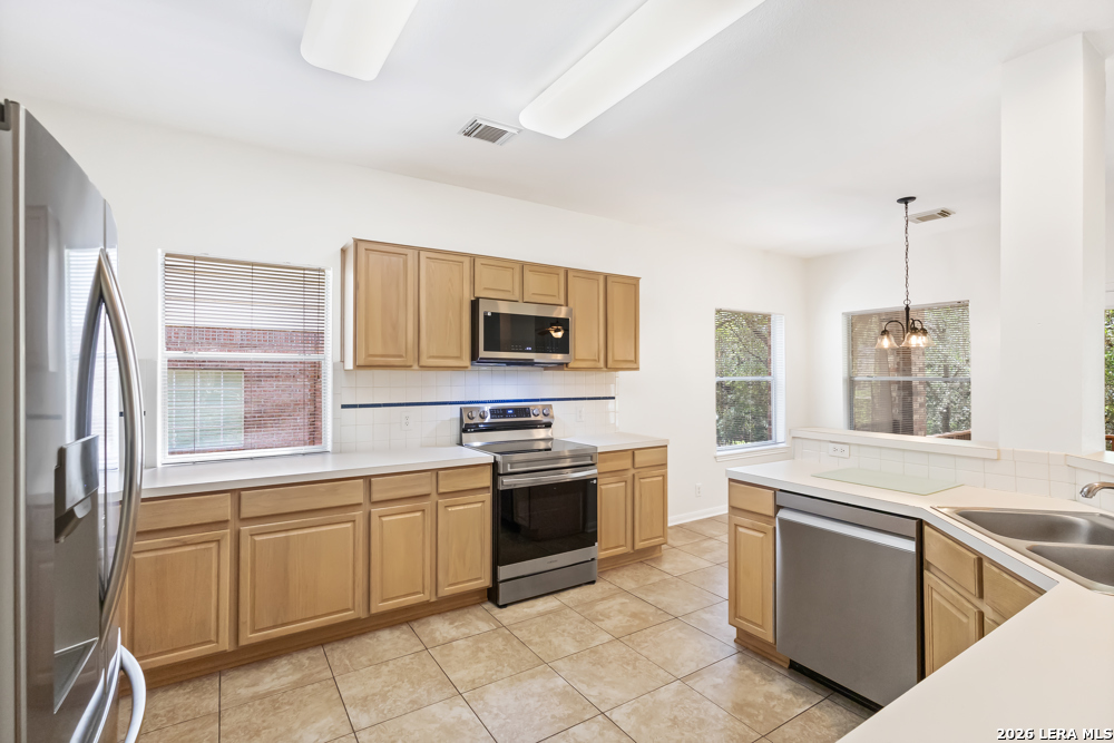 8618 Drayton Heights