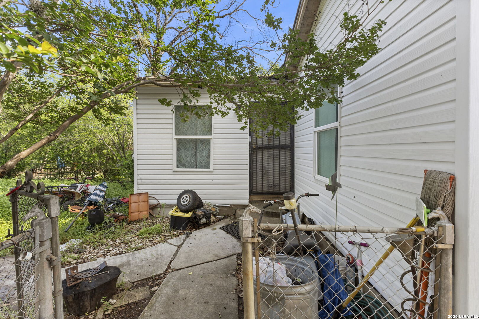 211 Robeson Ave
