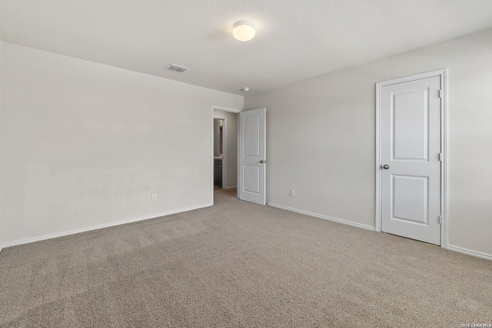 2526 Wentwood