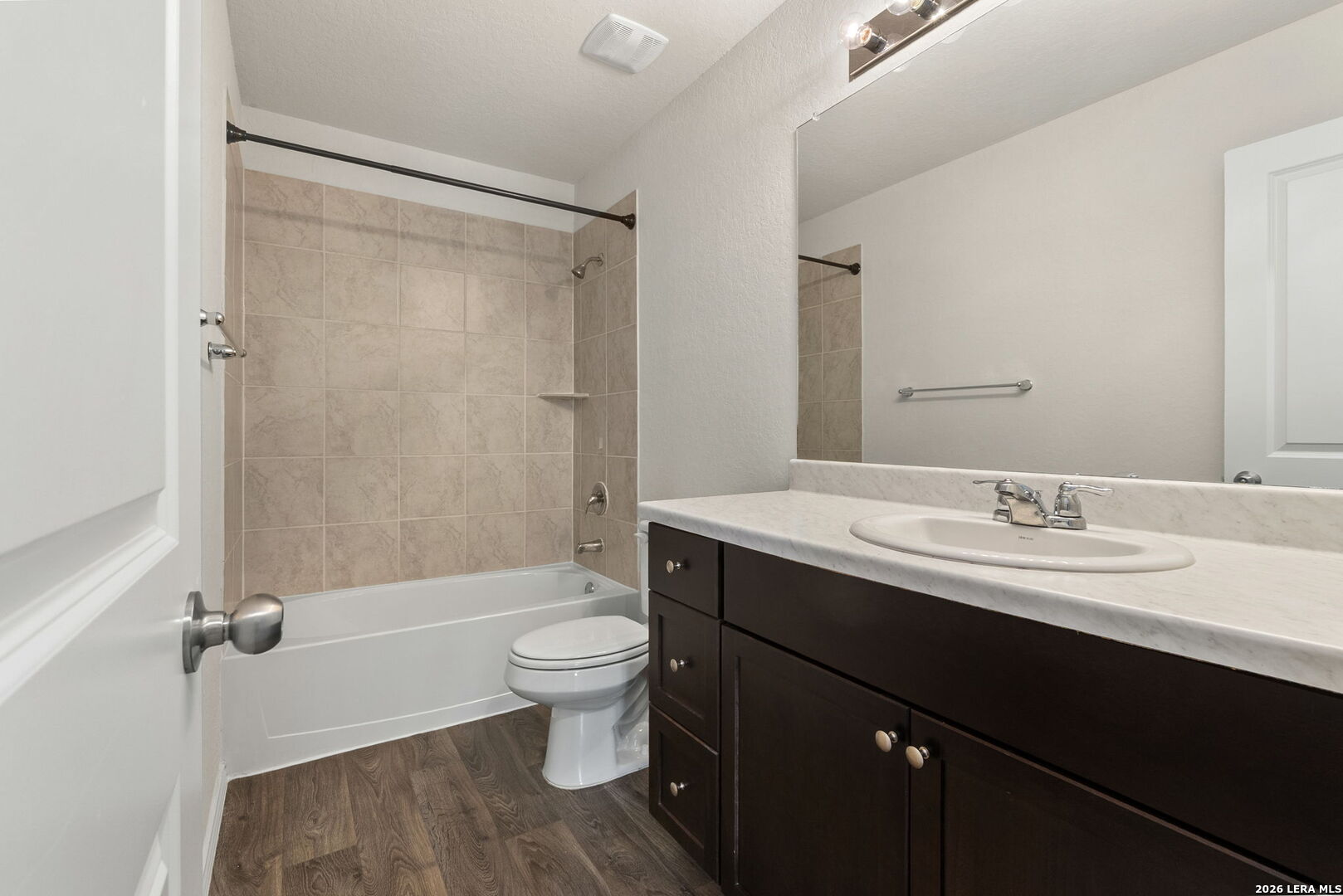 2526 Wentwood