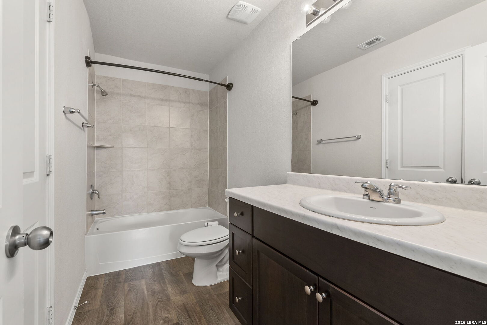 2526 Wentwood