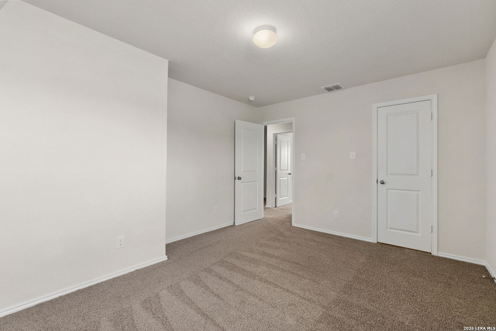 2526 Wentwood