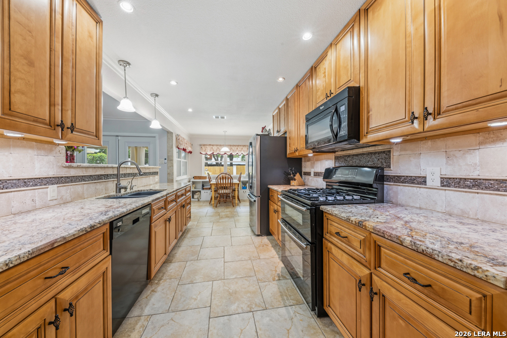 6022 WINDING RIDGE DR