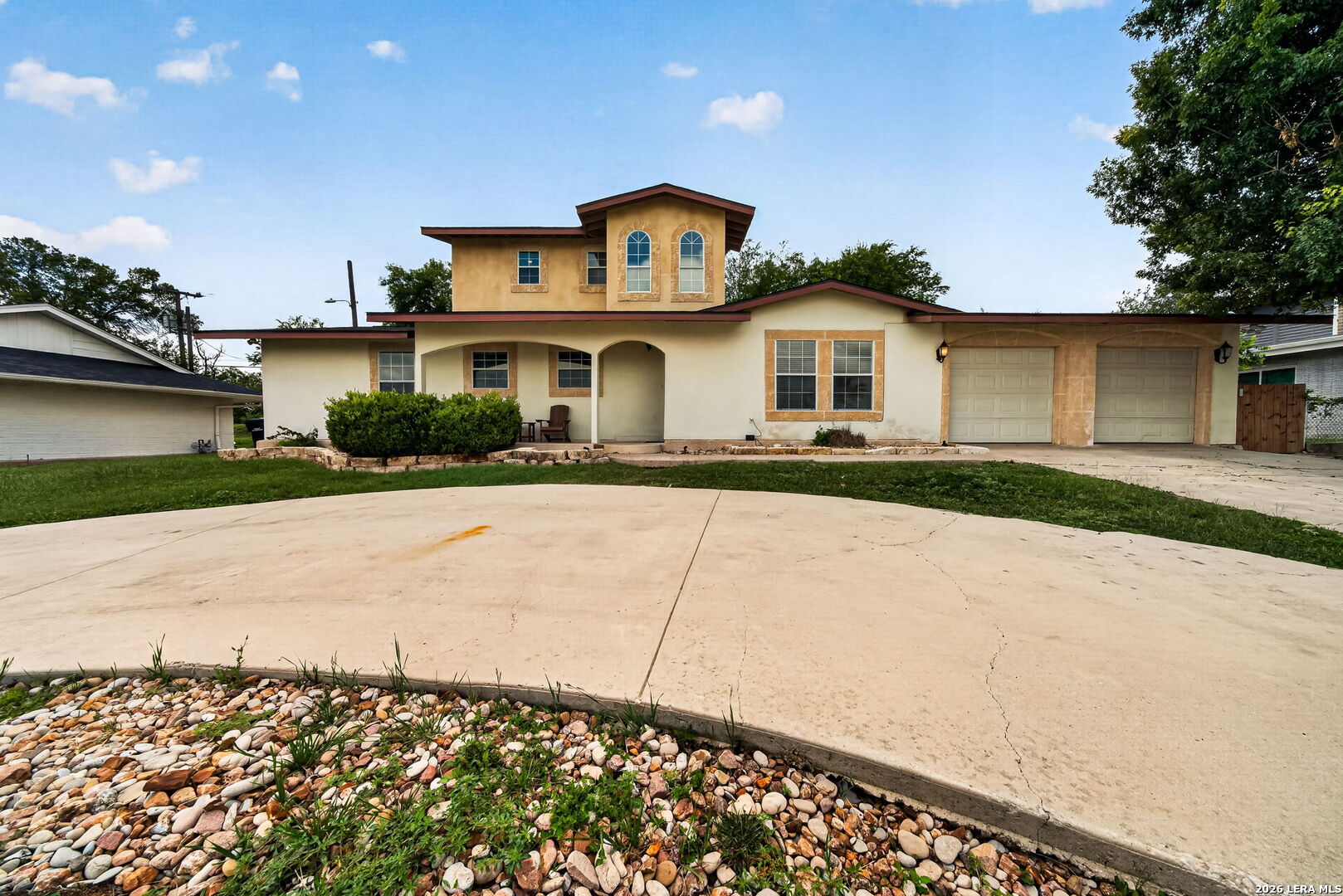515 W CRESTLINE DR